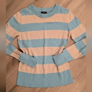 GAP Women's Blue and Cream Striped Sweater